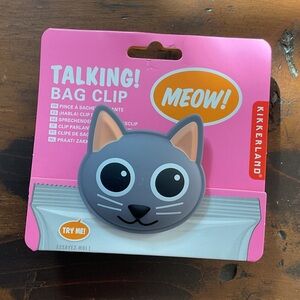 Kikkerland Pink and Gray Cat Talking Bag Clip